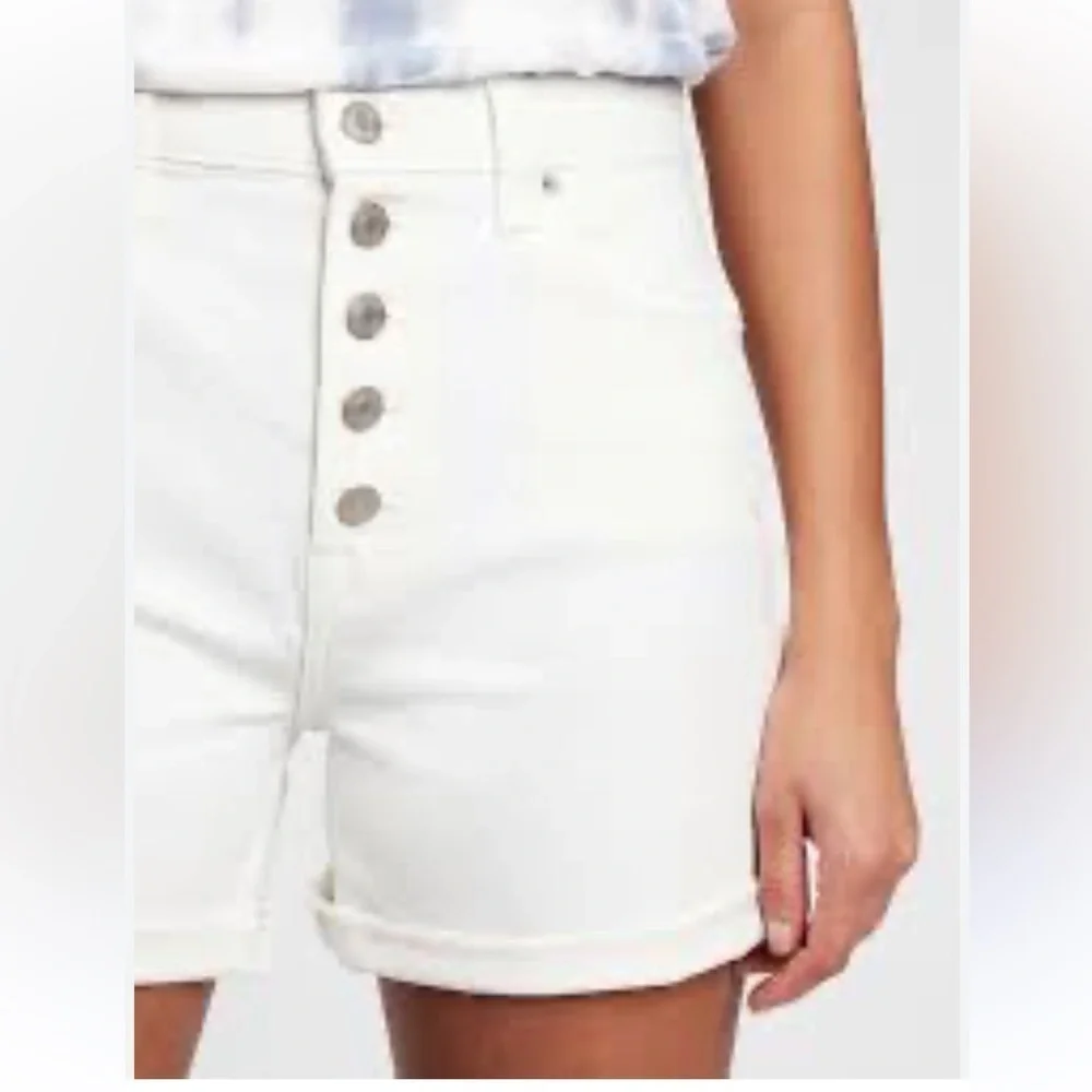 GAP women’s 4” short high rise white denim sz 27/4R preloved